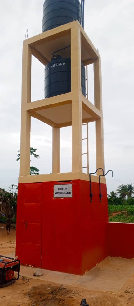 La communauté de Zooti célèbre l'inauguration du forage